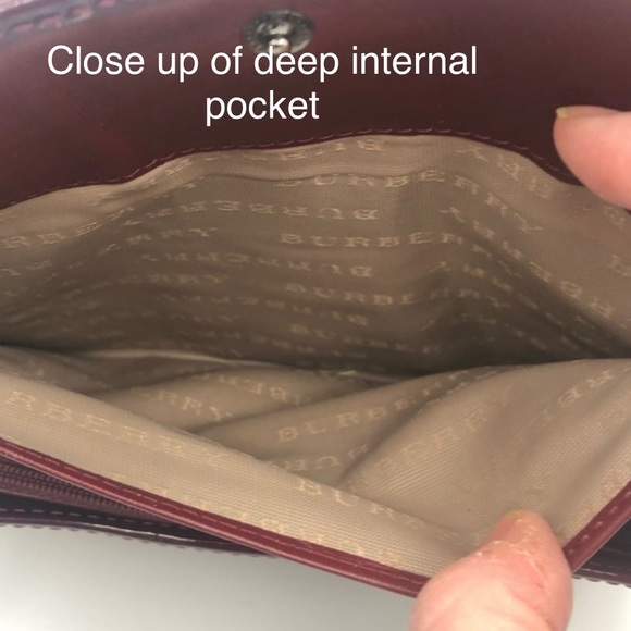 CLASSIC BURGUNDY RED BURBERRY WALLET - Picture 10 of 14